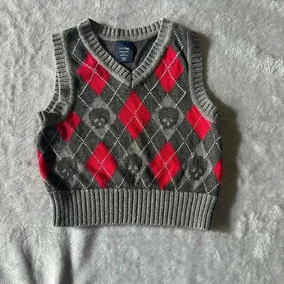 GAP - knit rayon blend vest with argyle pattern.  Size 0-3 months - Picture 1 of 4